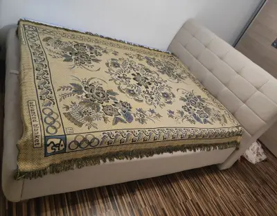 Pat dublu,demontabil,crem,2.00 m/160cm,stare perfecta,4 cutii depozitare,Micalaca, Beius,0763999541