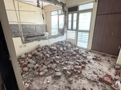 Execut demolari, canelat peretii pentru instalatii electrice
